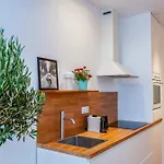 Cozy Paris Flat Near Saint-Germain & Luxembourg Gardens
